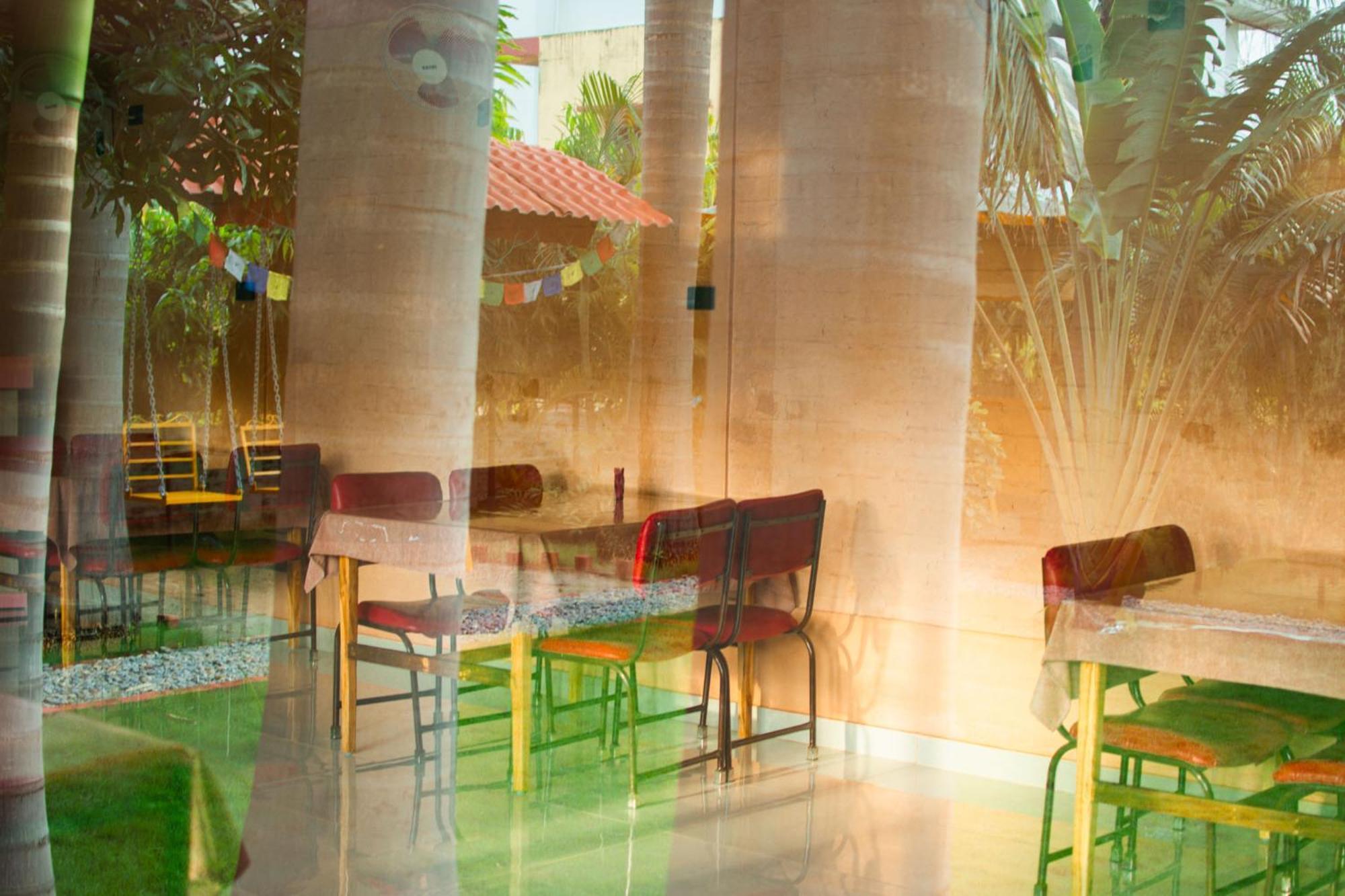 Galaxy Guest House Bhairāhawā Exterior foto