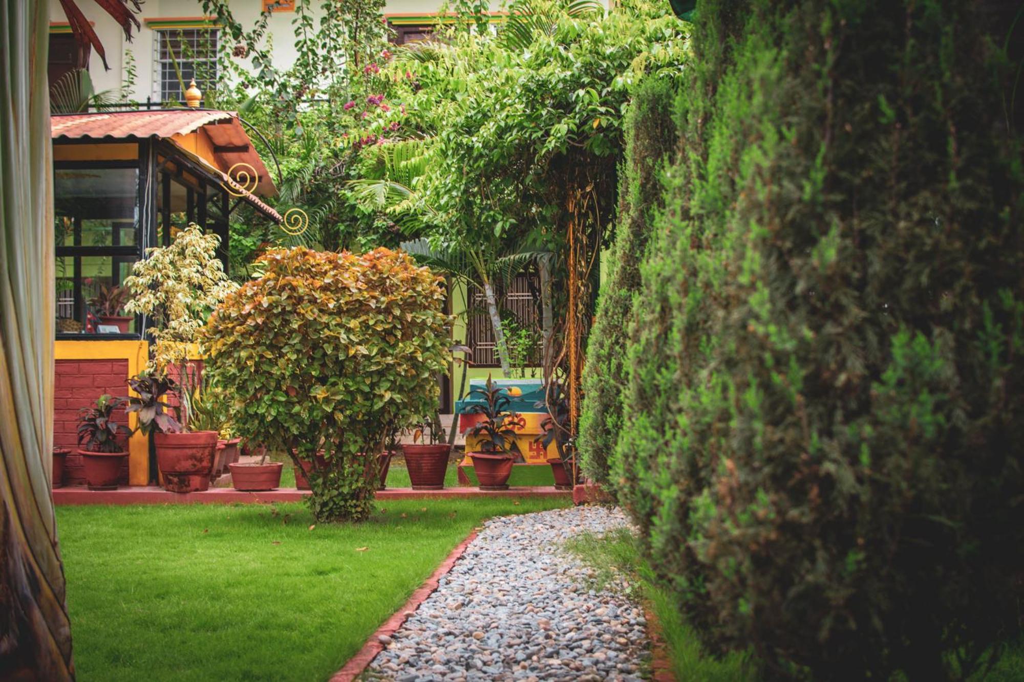 Galaxy Guest House Bhairāhawā Exterior foto