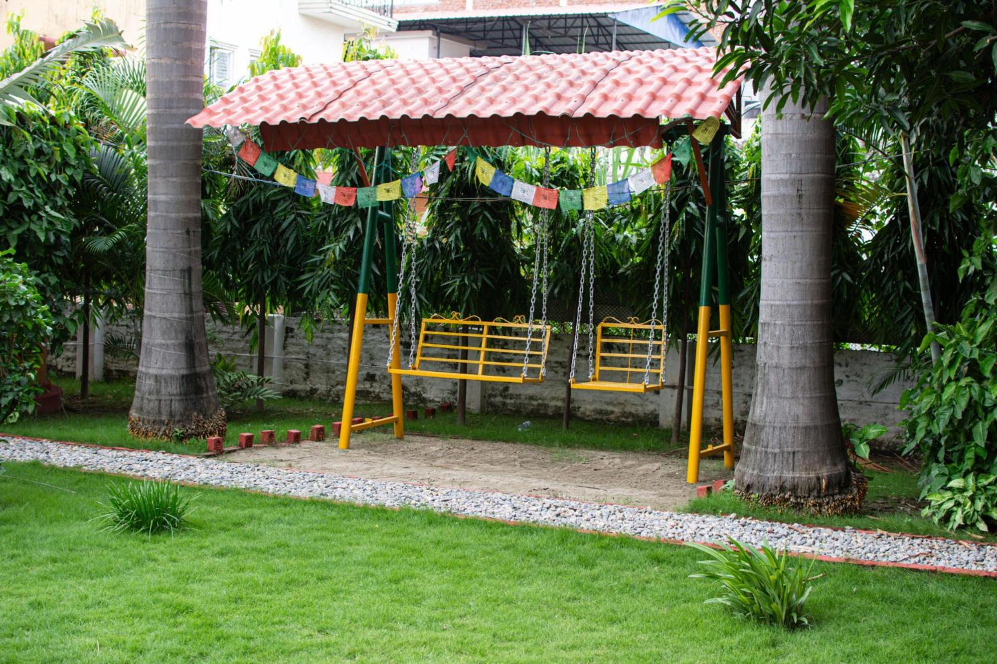 Galaxy Guest House Bhairāhawā Exterior foto