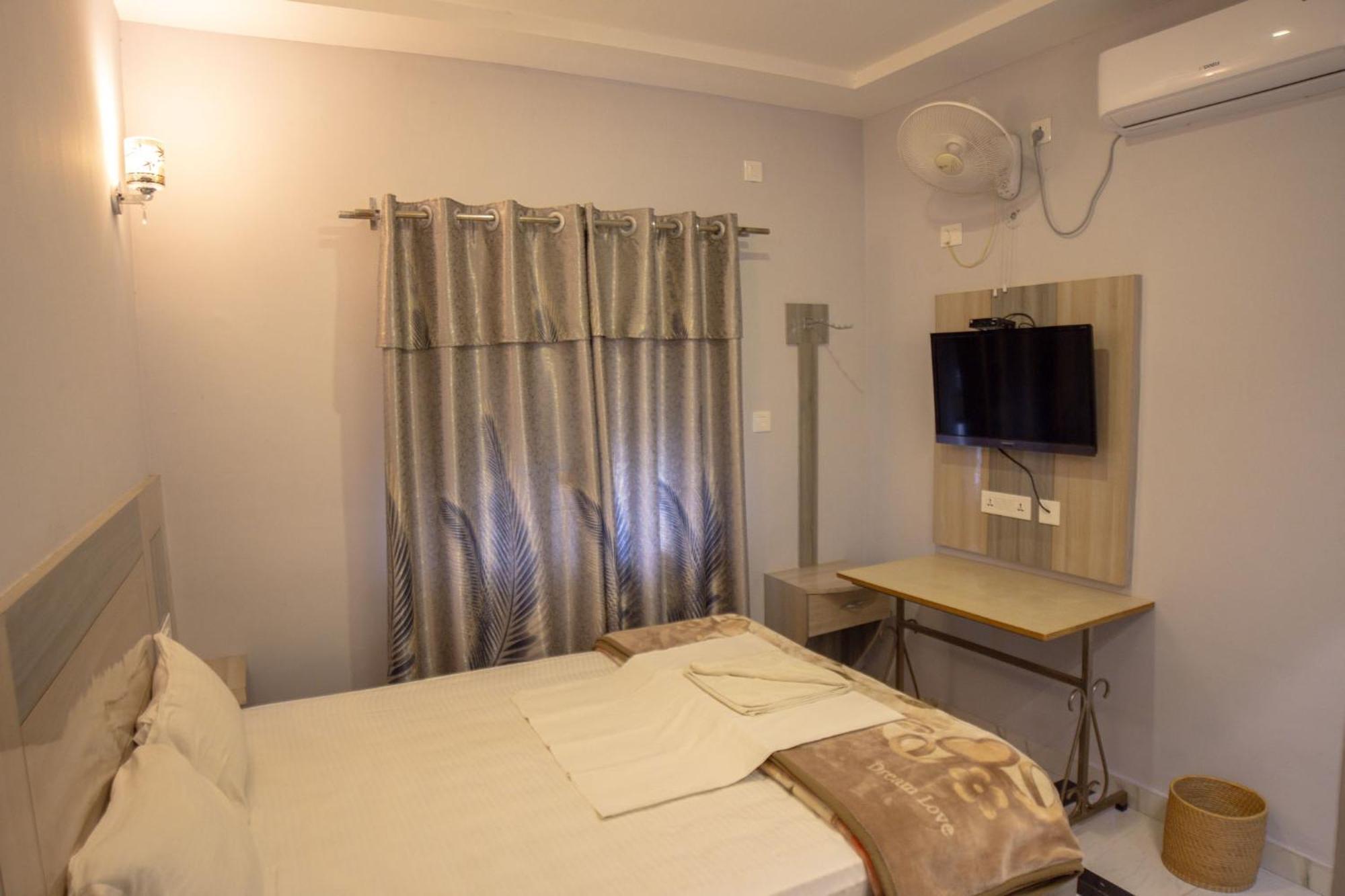 Galaxy Guest House Bhairāhawā Cameră foto