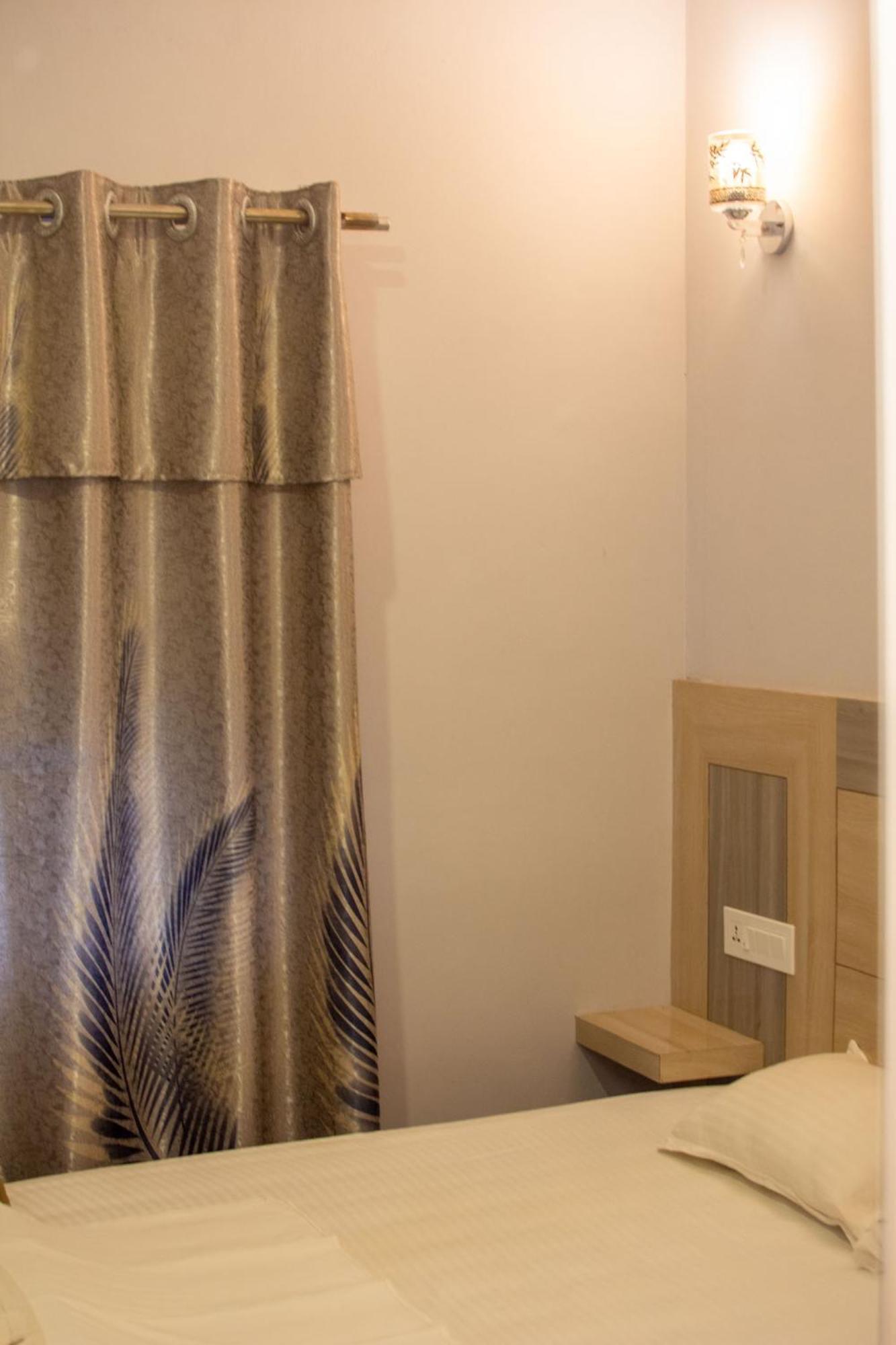 Galaxy Guest House Bhairāhawā Cameră foto